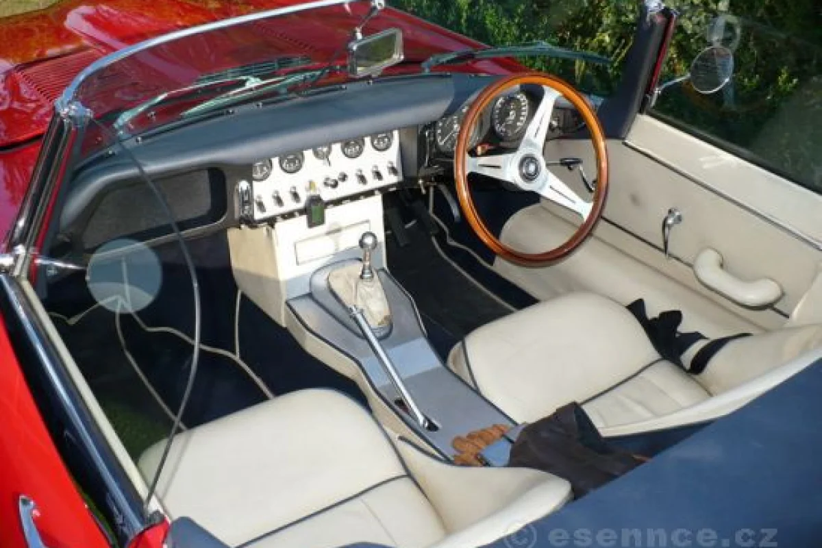 Jaguar E - nejkrásnější auto 20. století - foto 04