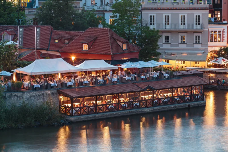 Jedinečné menu šéfkuchaře Marka Raditsche v restauraci Kampa Park pod Karlovým Mostem pro 2 osoby - foto 02