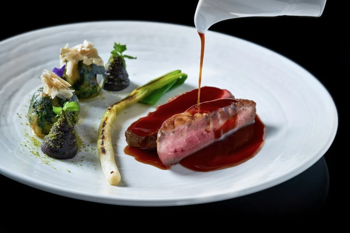 Jedinečné menu šéfkuchaře Marka Raditsche v restauraci Kampa Park pod Karlovým Mostem pro 2 osoby - foto 05