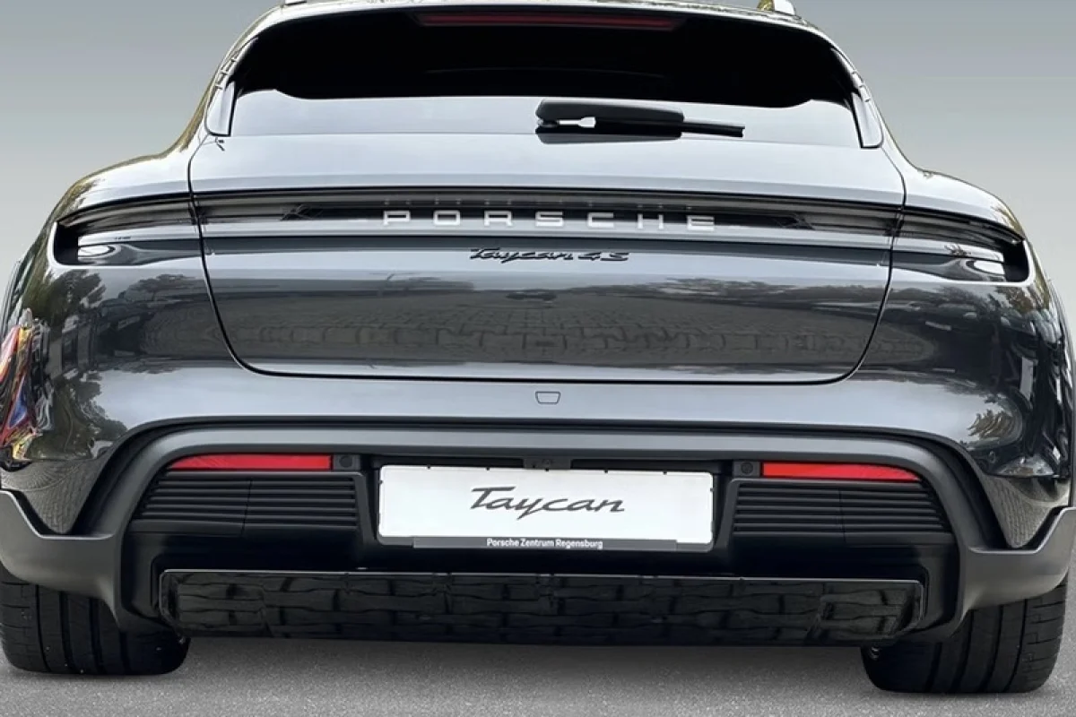 Jízda elektromobilem Porsche Taycan Cross Turismo 4S - foto 07