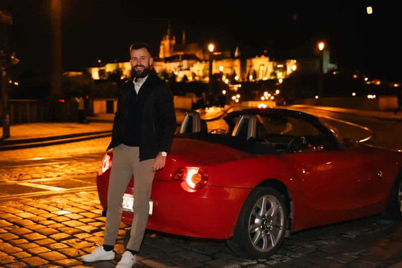 Jízda historickým centrem Prahy v červeném BMW Z4 - foto 03
