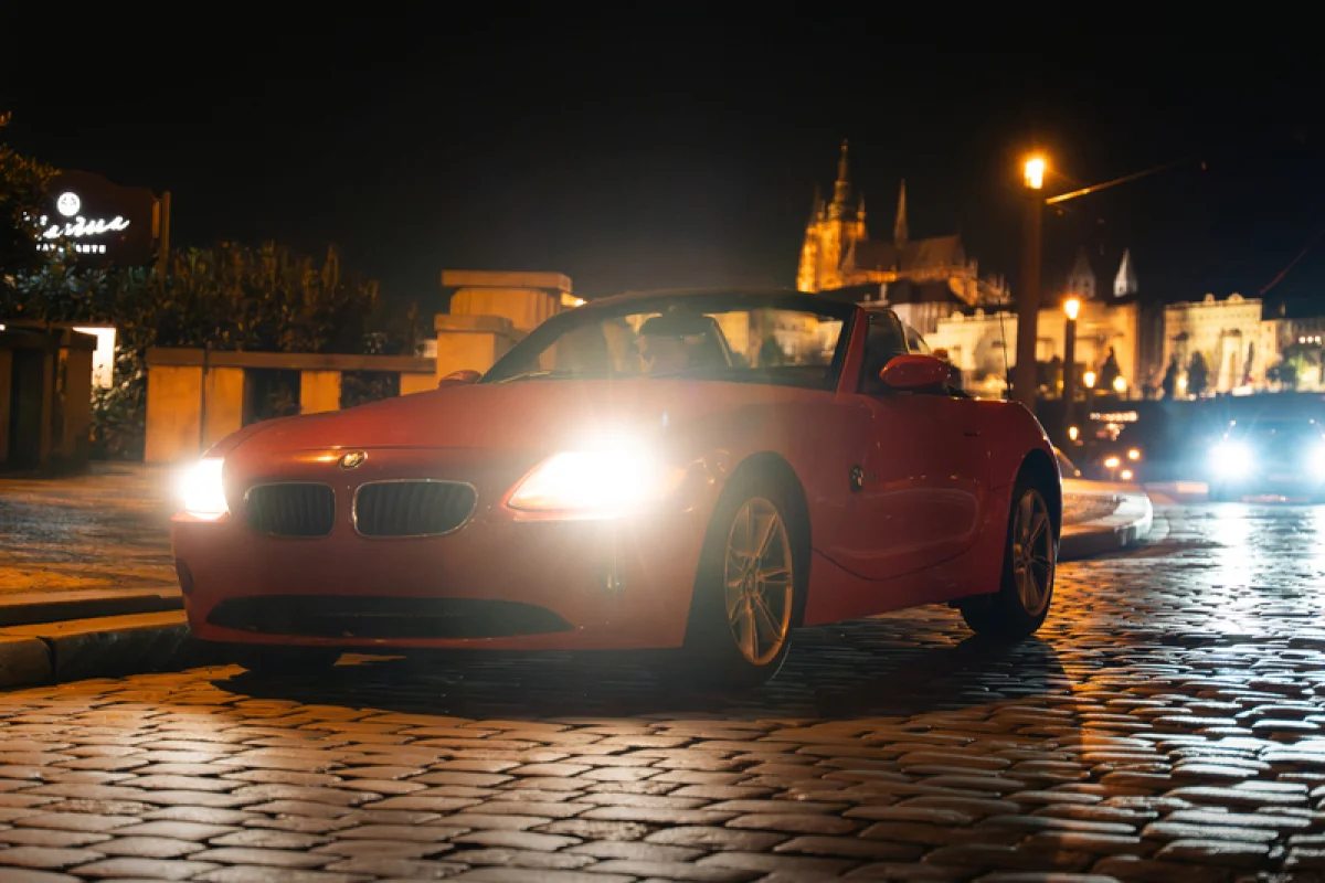Jízda historickým centrem Prahy v červeném BMW Z4 - foto 07