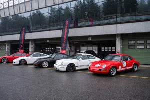 Jízda na okruhu v 6 generacích Porsche 911 - foto 02