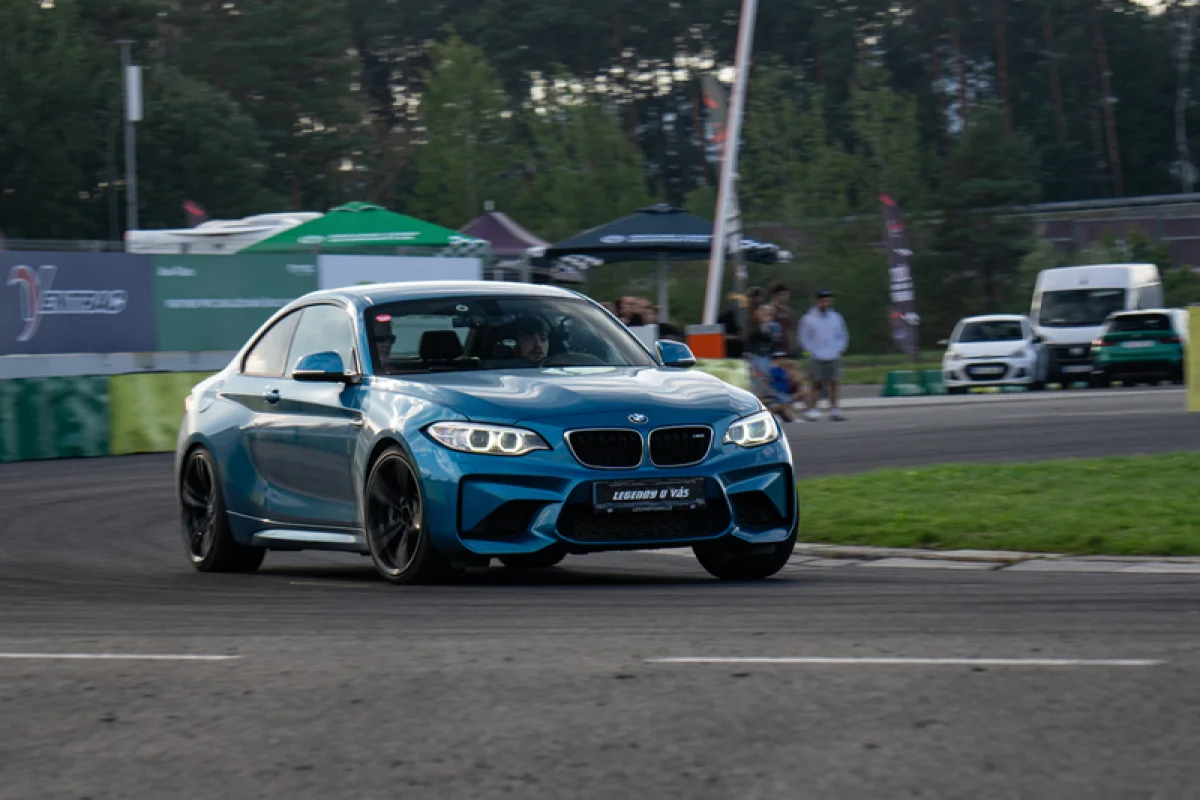 Jízda na okruhu v BMW - foto 09