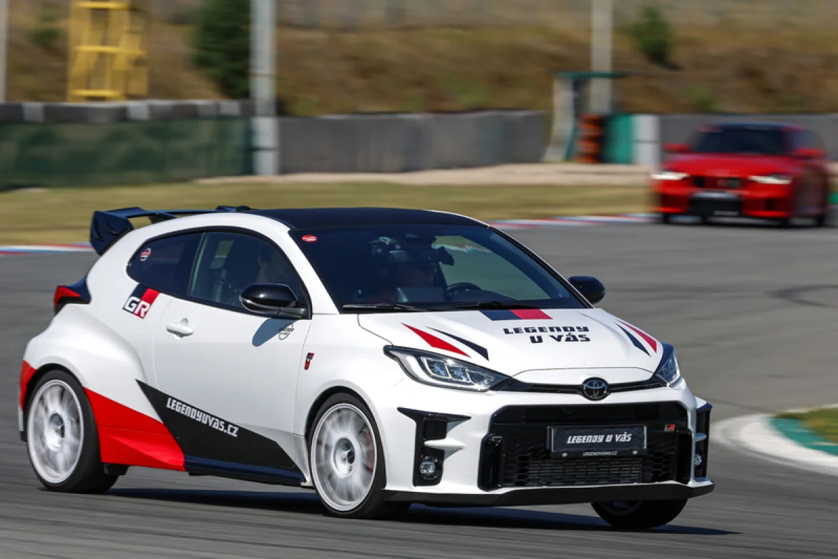 Jízda na okruhu v Toyota GR Yaris - foto 08