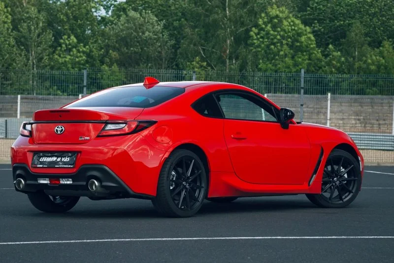 Jízda na okruhu ve sportovní Toyotě - foto 03