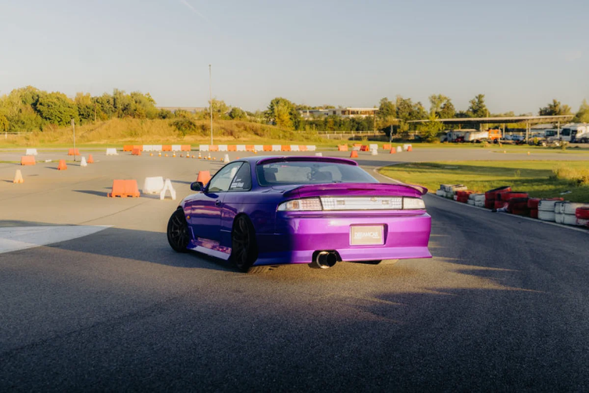 Jízda na polygonu v driftovací ikoně Nissan Silvia - foto 03