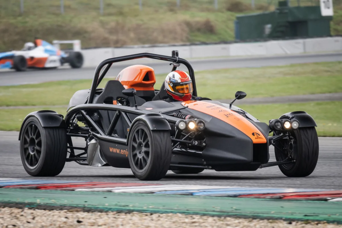 Jízda v Ariel Atom na okruhu - foto 02