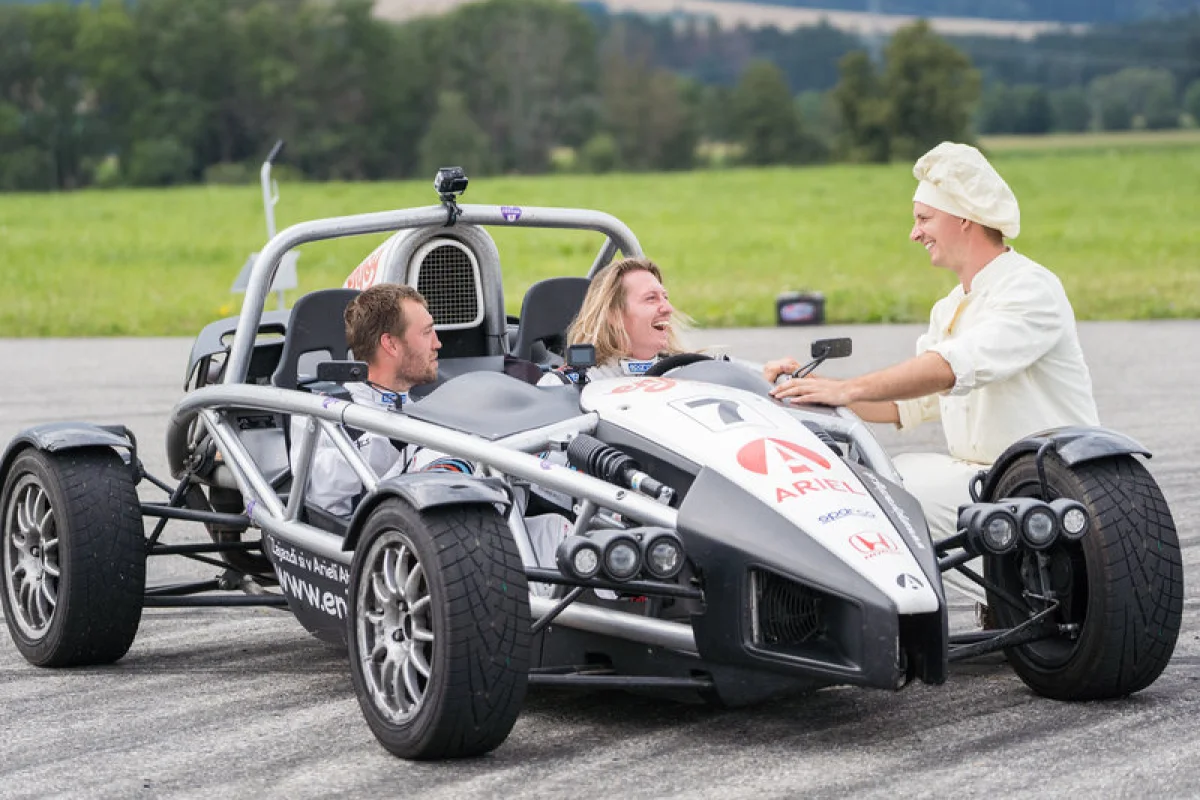Jízda v Ariel Atom na okruhu - foto 05
