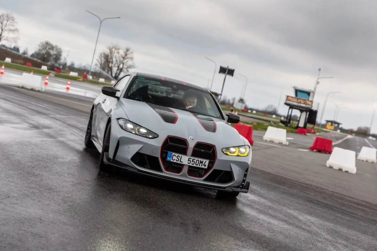 Jízda v BMW na okruhu - foto 04