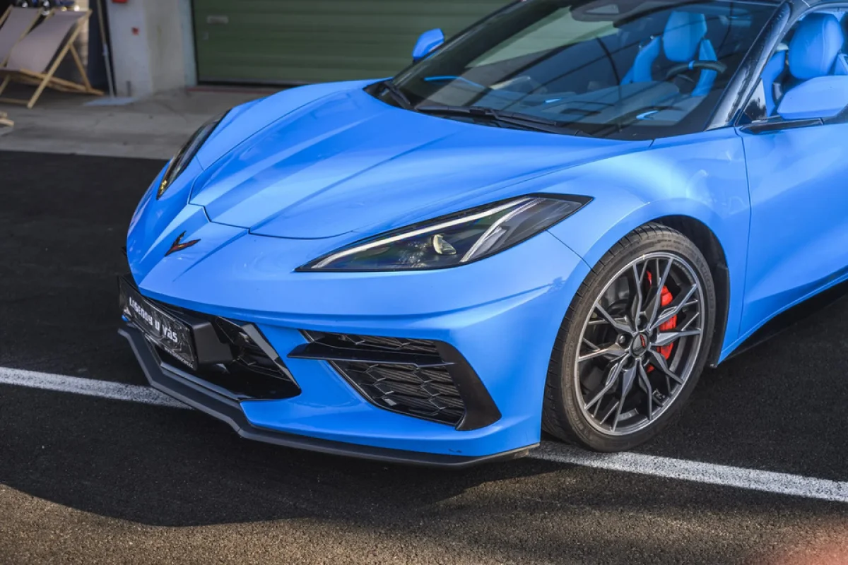 Jízda v Chevrolet Corvette C8 Convertible na okruhu Autodromu Vysoké Mýto - foto 03