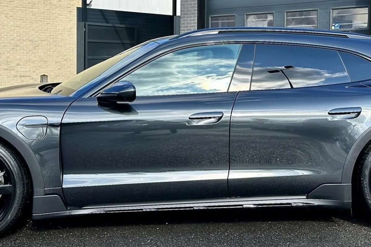 Jízda v elektrickém Porsche Taycan - foto 03