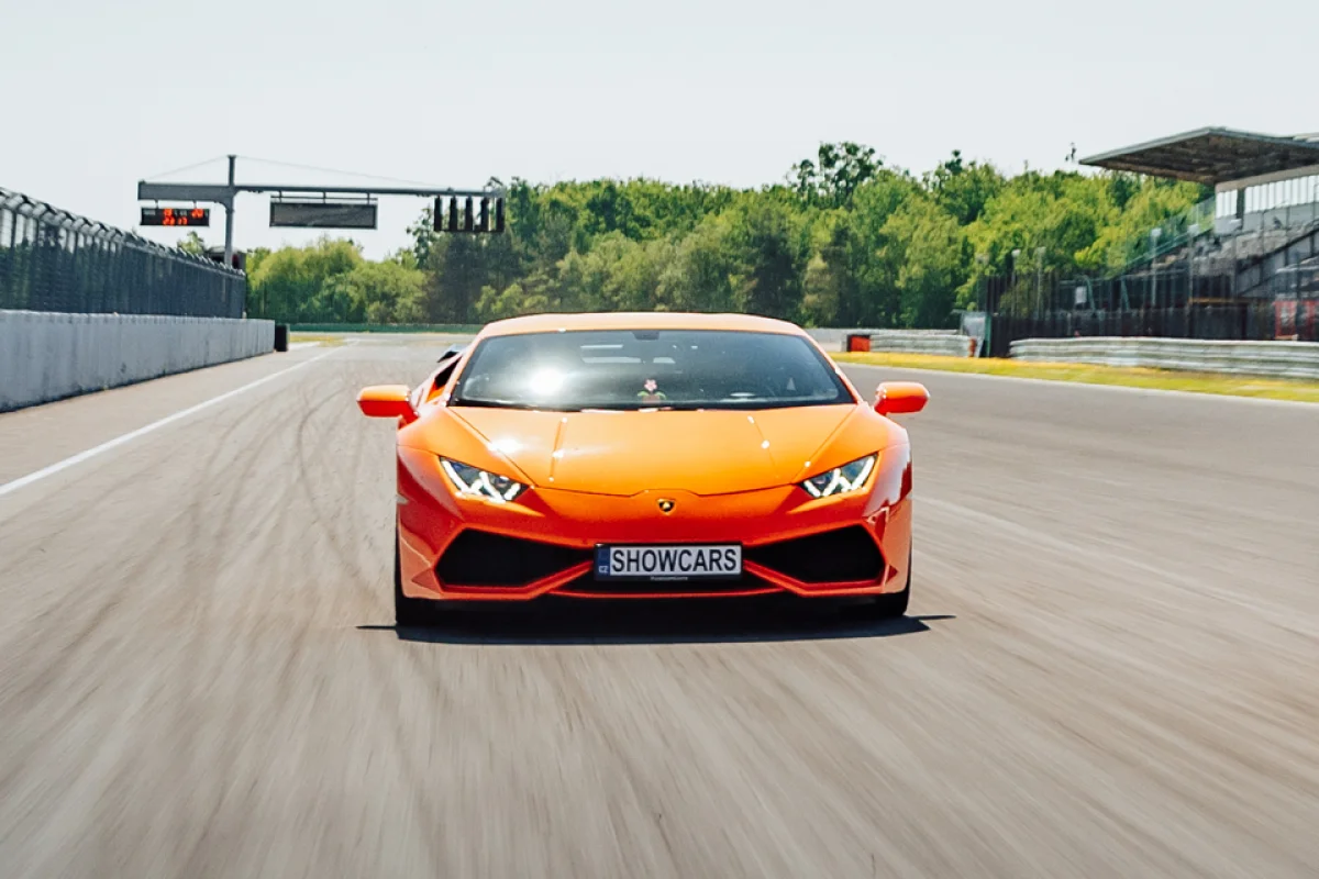 Jízda v Lamborghini Huracán na velkém závodním Masarykově okruhu Brno - foto 04