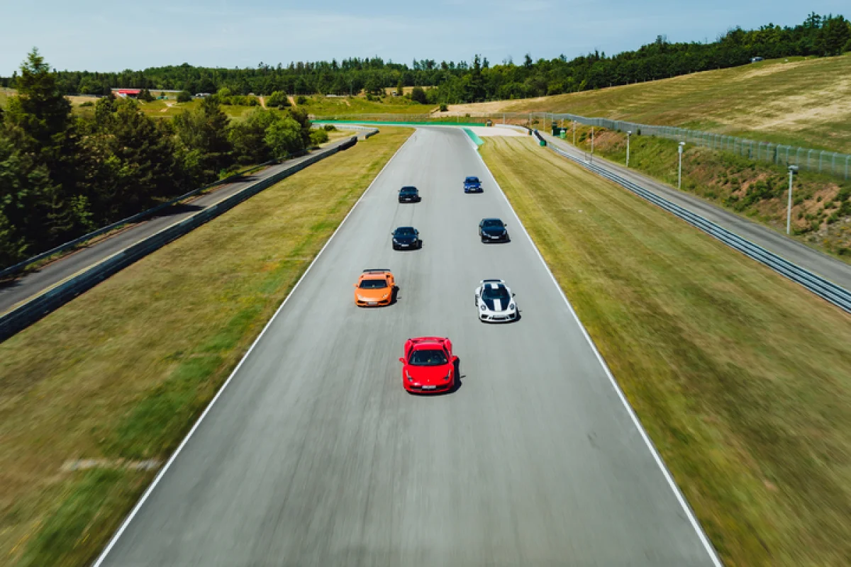 Jízda v Porsche 718 Cayman na velkém závodním Masarykově okruhu Brno - foto 05