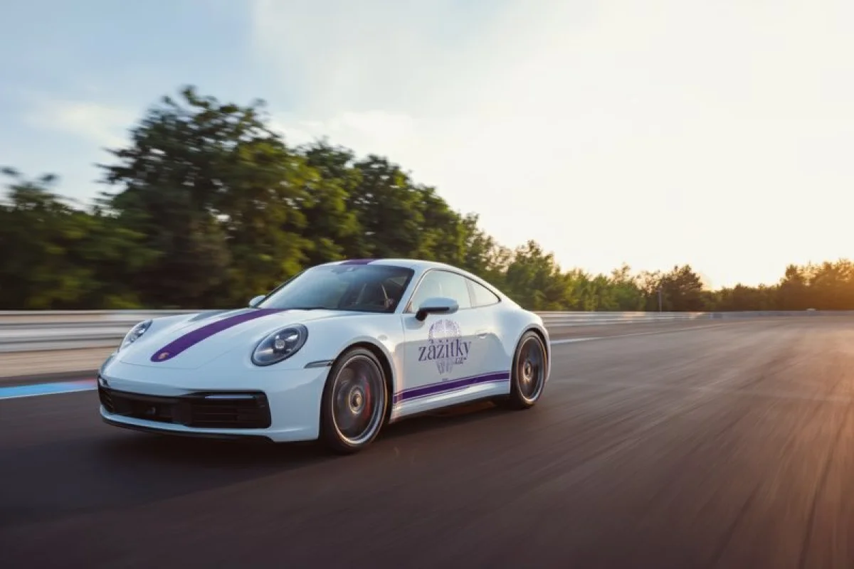 Jízda v Porsche 911 Carrera 4S na okruhu - foto 03