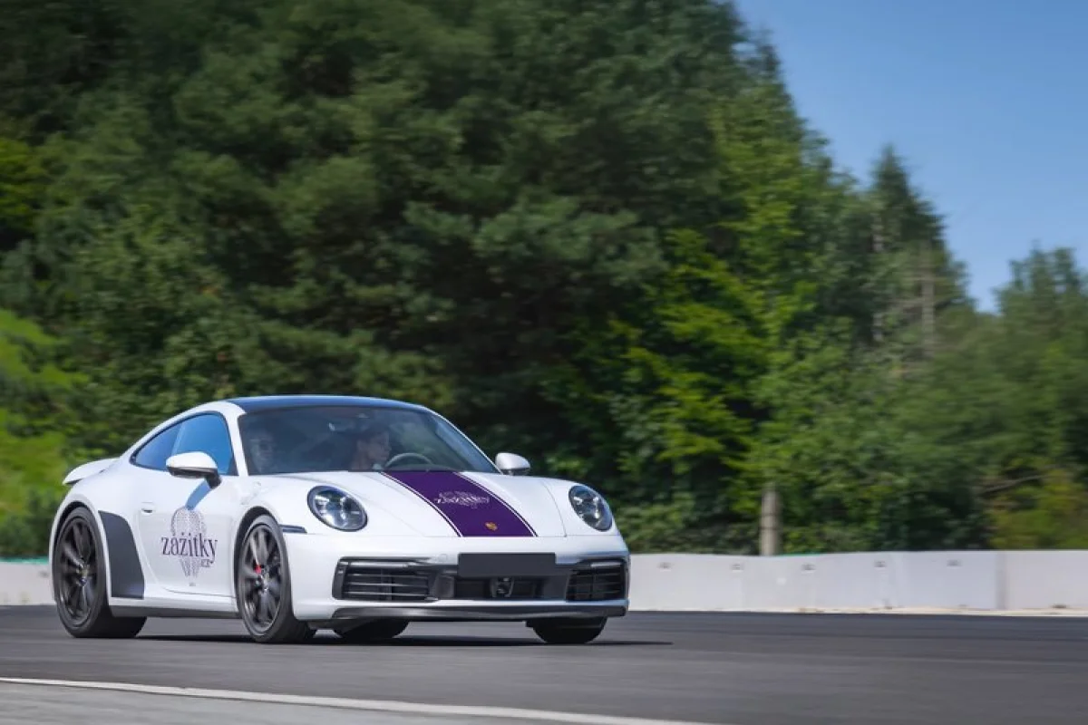 Jízda v Porsche 911 Carrera 4S na okruhu - foto 04
