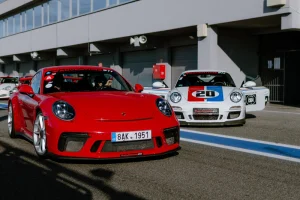Jízda v Porsche 911 Carrera GT3 na okruhu - foto 02