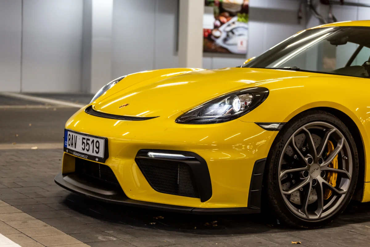 Jízda v Porsche GT4 Cayman Beroun - foto 03