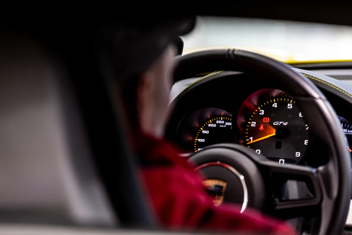 Jízda v Porsche GT4 Cayman Beroun - foto 05