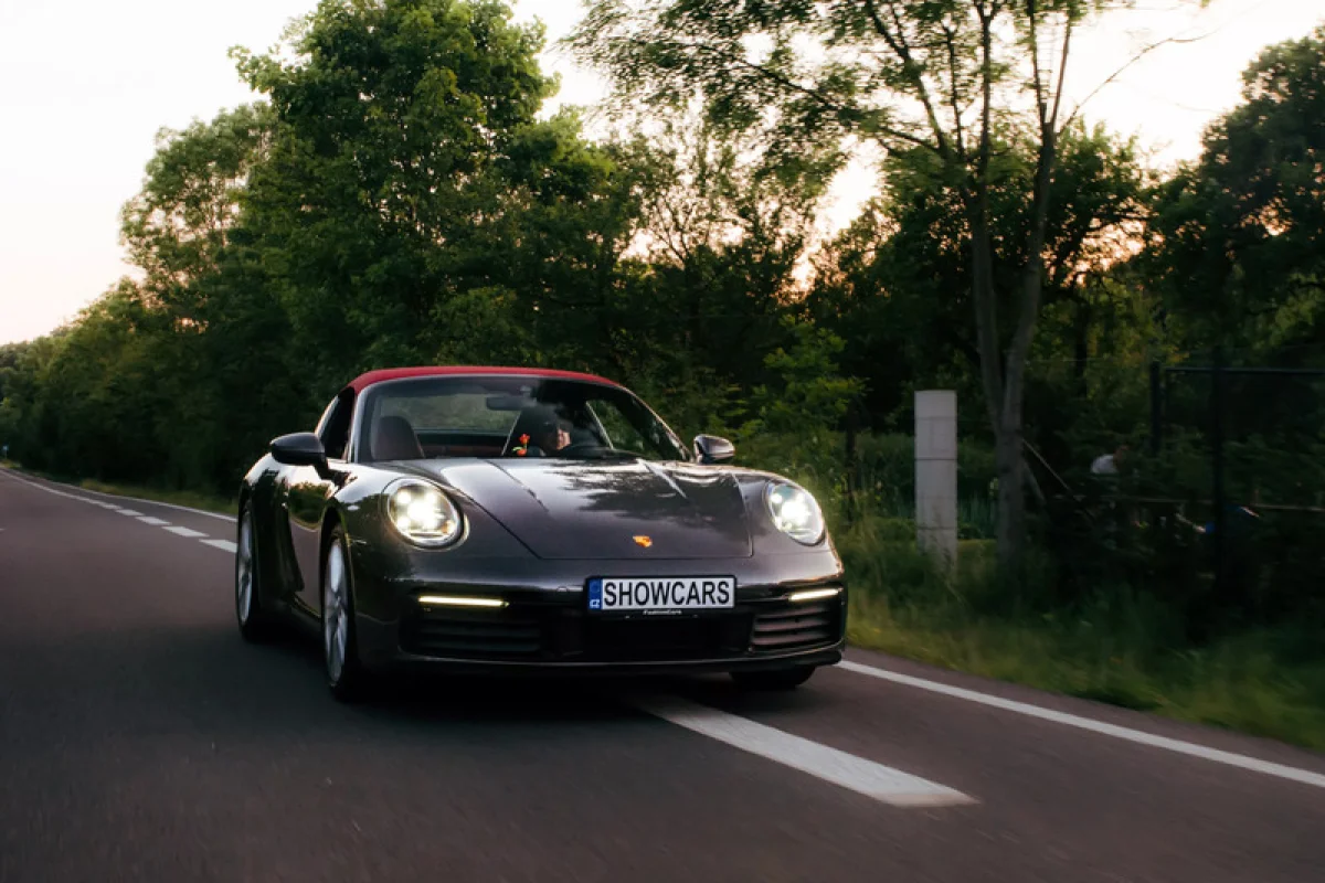 Jízda v supersportu Porsche 911 Carrera Targa 4 - foto 08