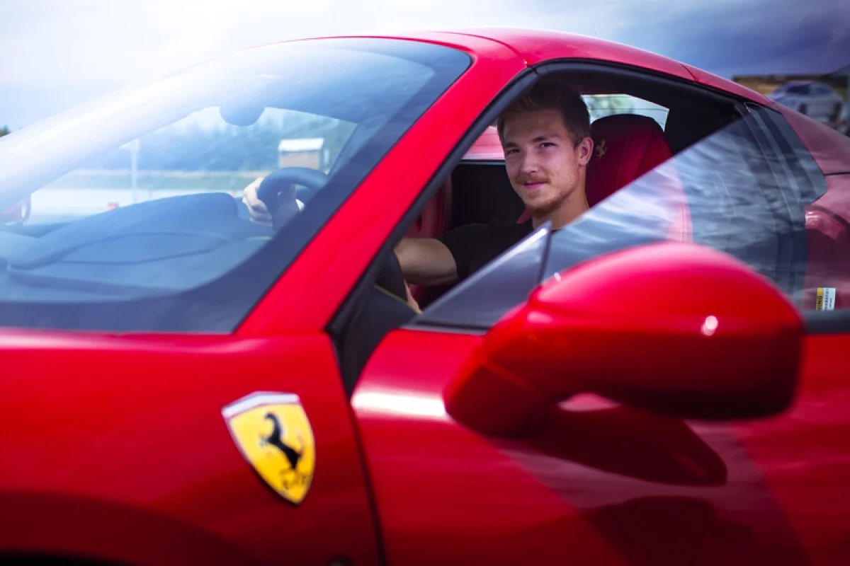 Jízda ve Ferrari 488 Spider na okruhu - foto 10