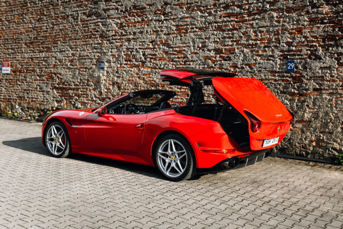 Jízda ve Ferrari California T na Moravě - foto 10