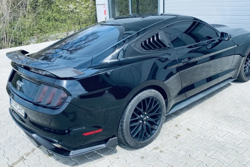 Jízda ve Ford Mustang GT 5.0 V8 v Praze - foto 03