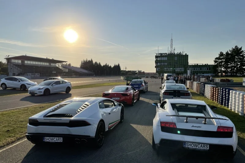 Jízda ve vlastním voze na polygonu Autodromu Brno - foto 02