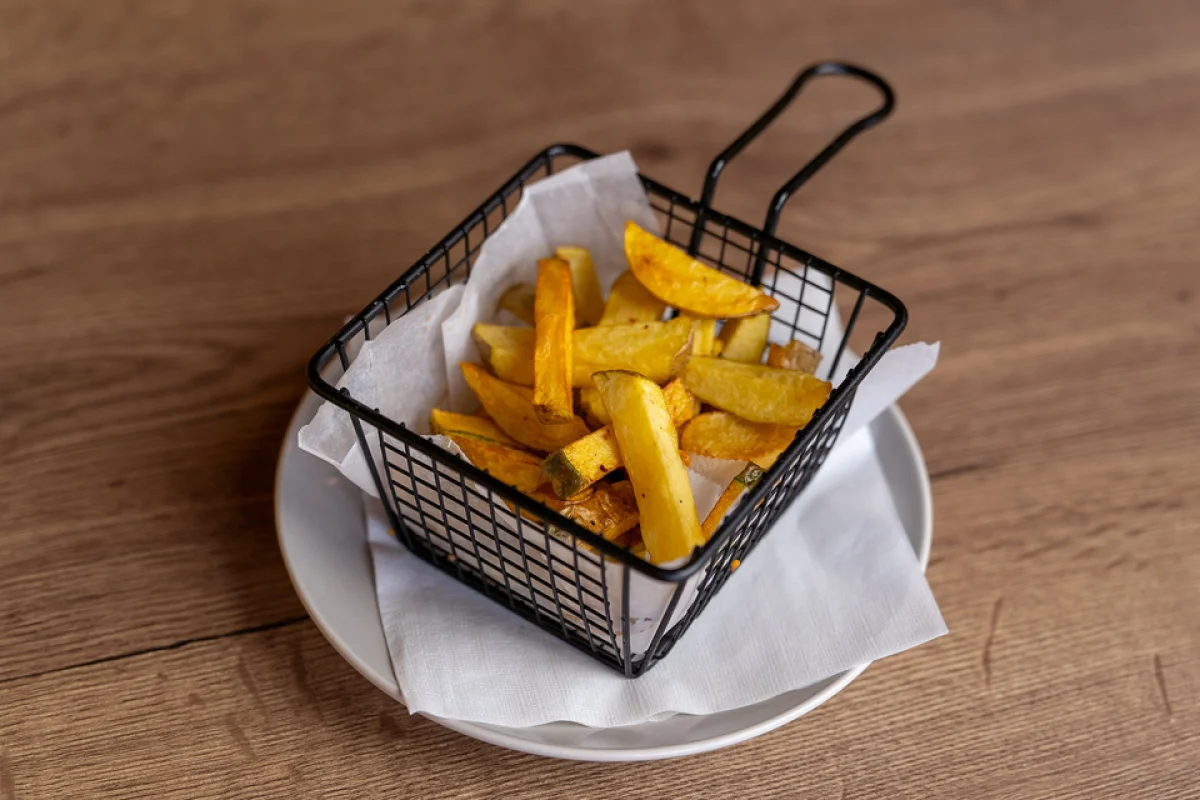 Kilo dokonale propečených žeber s přílohou v ostravské restauraci Heřmanická beseda pro dva - foto 05