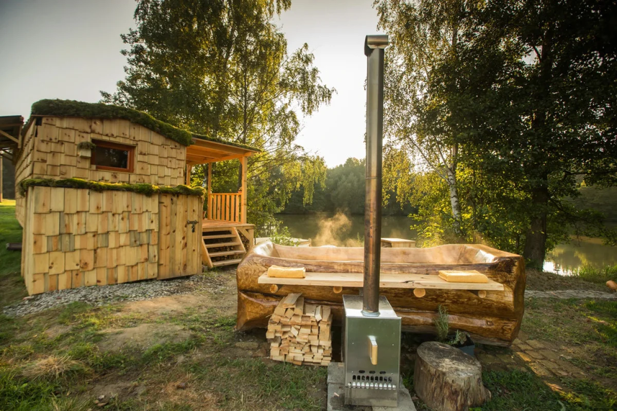 Kouzelný pobyt na samotě u rybníku v překrásné Mechové chaloupce - foto 02