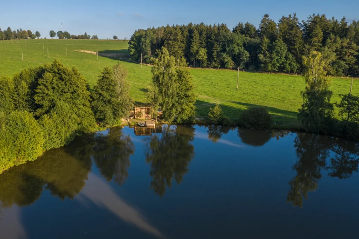 Kouzelný pobyt na samotě u rybníku v překrásné Mechové chaloupce - foto 04
