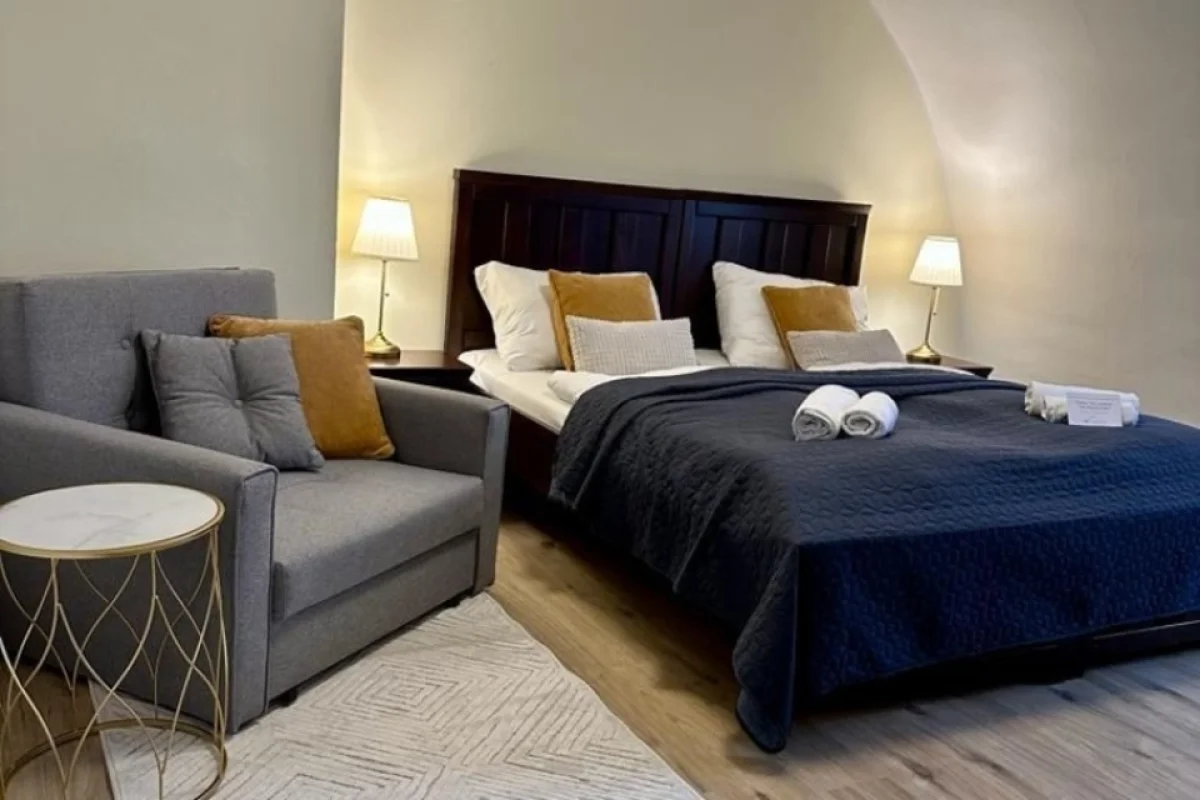 Kouzelný pobyt na zámku Valtice se snídaní a romantickou večeří pro 2 osoby na 2 noci - foto 03