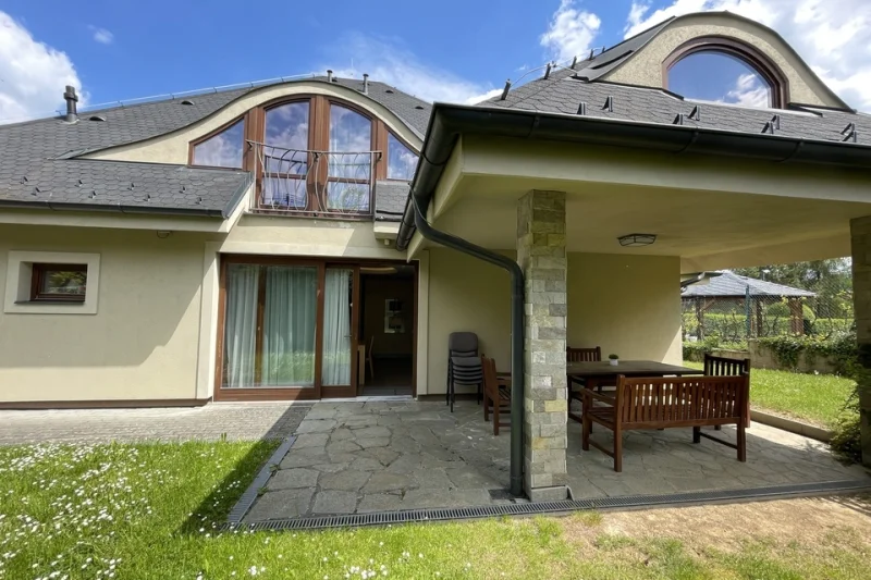 Kouzelný pobyt plný pohádek v areálu Hotelu Zámek Berchtold pro celou rodinu na 2 noci - foto 02