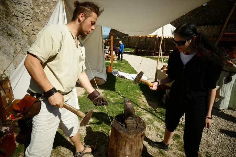 Kovářem na zkoušku v domácí kovárně ve Vizovicích včetně oběda - foto 03