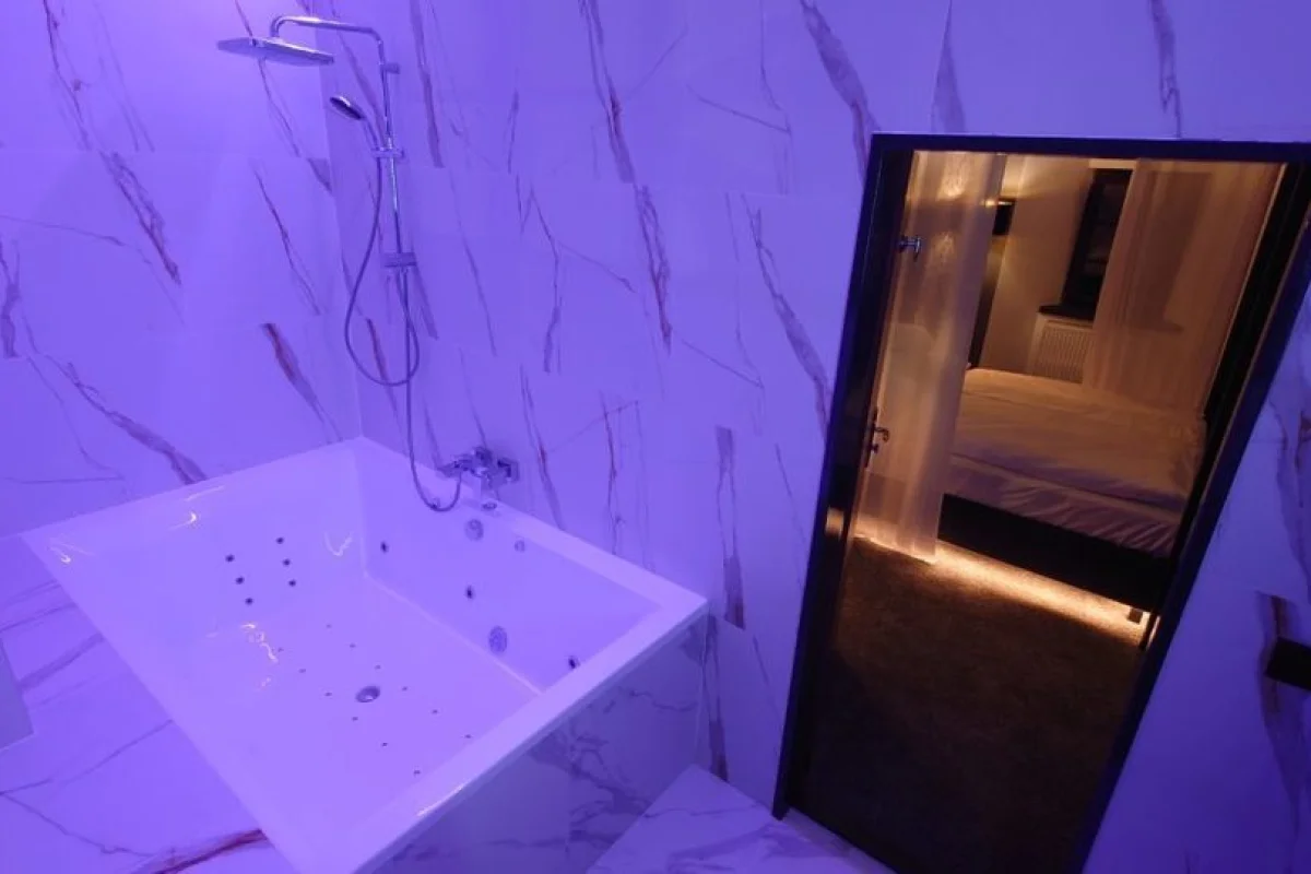 Královský pobyt pro dva v jedinečném hotelu Liberecká výšina s polopenzí - foto 02