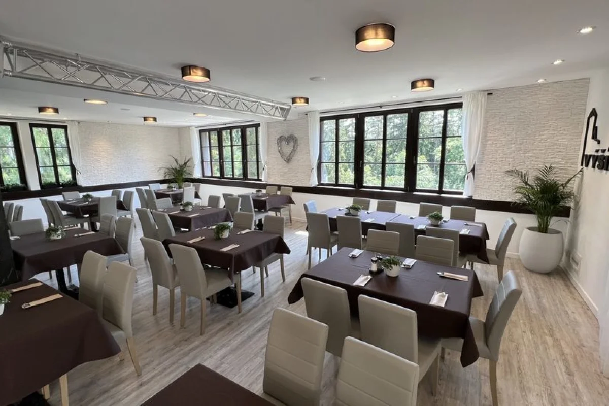 Královský pobyt pro dva v jedinečném hotelu Liberecká výšina s polopenzí - foto 04