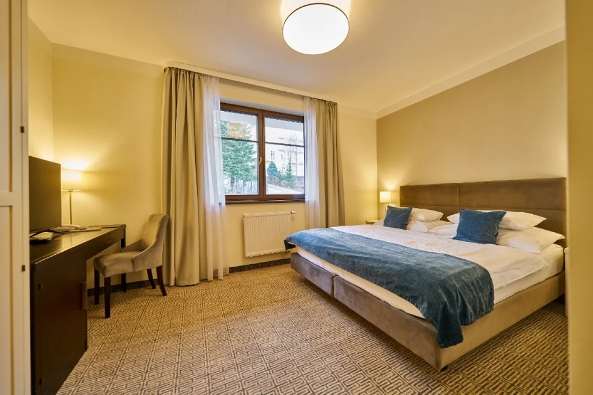 Královský pobyt s polopenzí, neomezeným wellness a masáží v Hotelu Queens**** pro 2 osoby na 2 noci - foto 05
