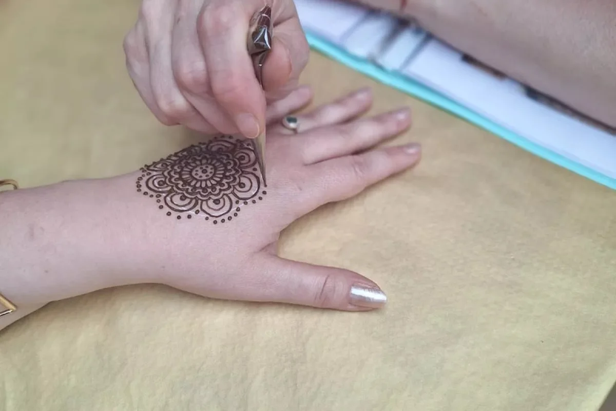 Kreativní kurz malování hennou pro začátečníky - foto 07