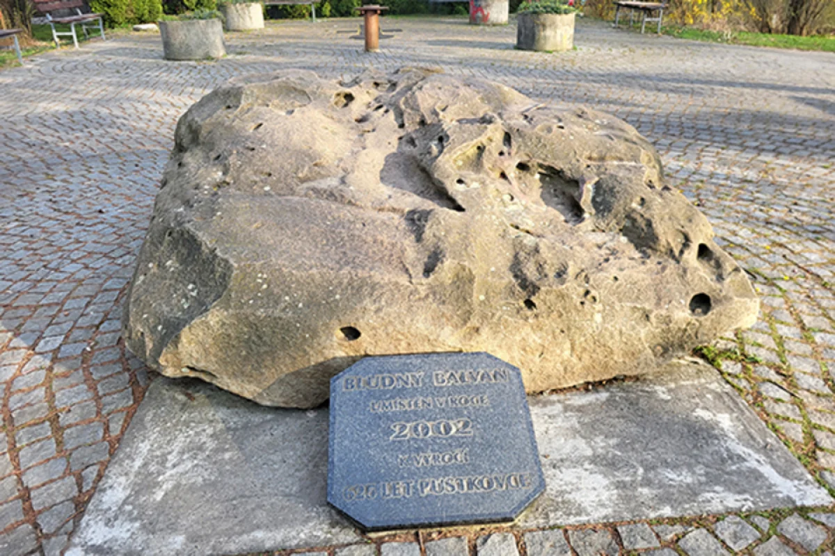 Kufr spadlý z nebe - venkovní úniková hra v Ostravě - foto 05