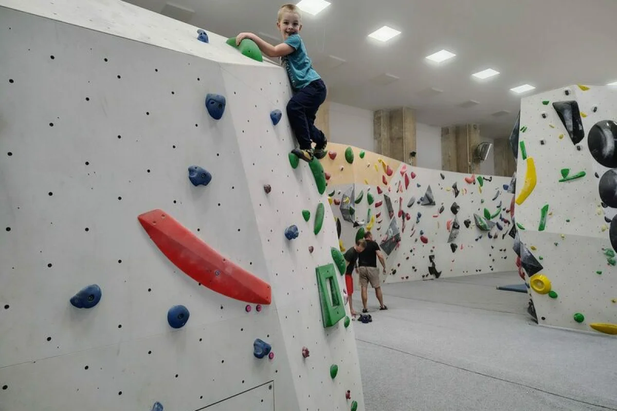 Kurz boulderingu na umělé stěně - foto 06