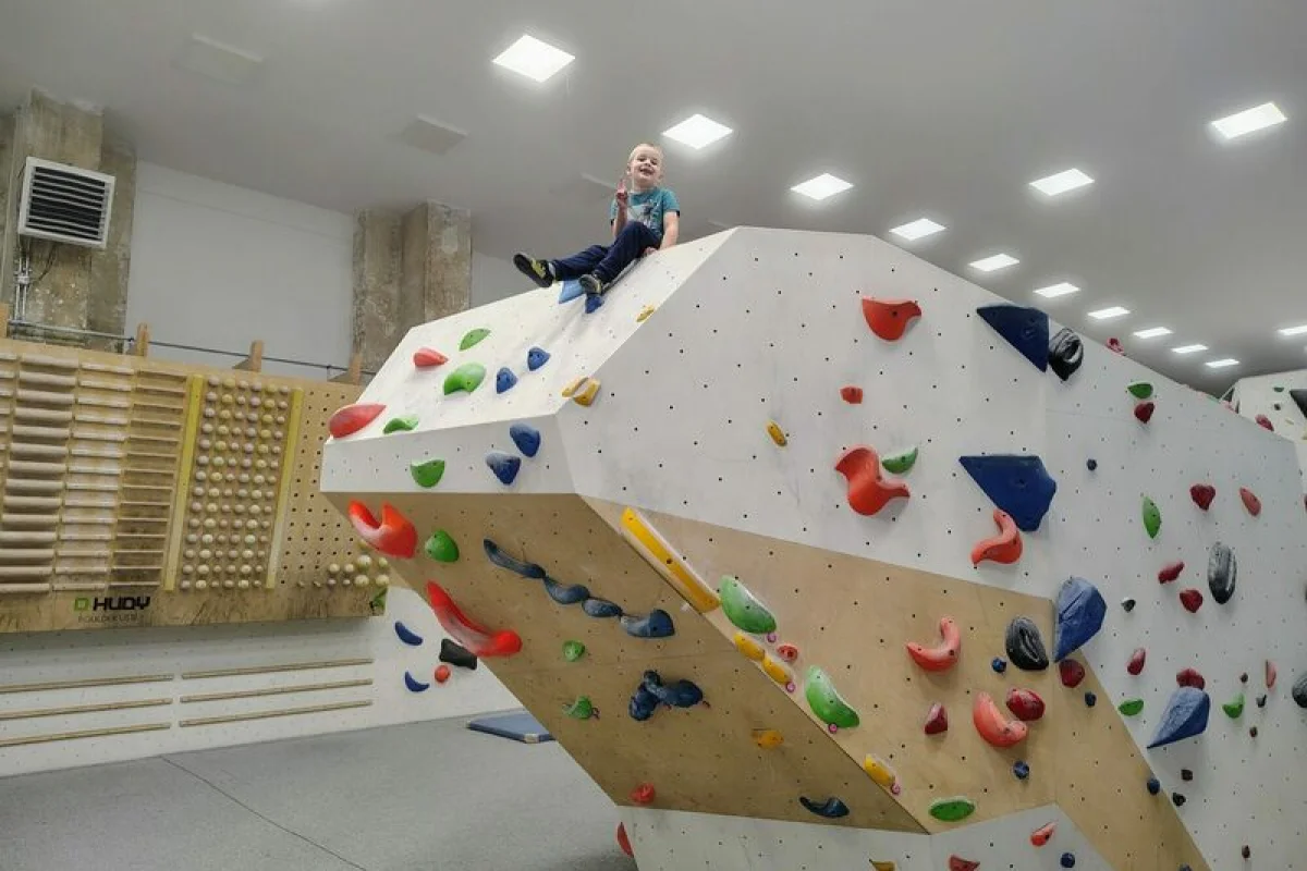 Kurz boulderingu na umělé stěně - foto 10
