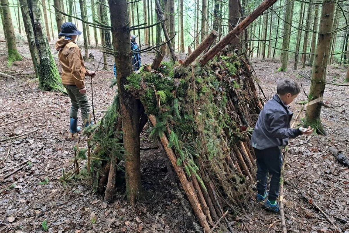 Kurz přežití v přírodě pro děti - foto 08