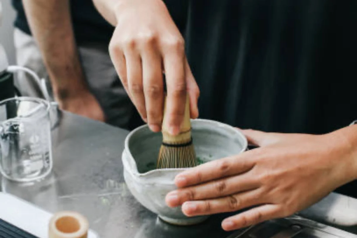Kurz přípravy nápojů z čaje matcha v Praze - foto 04