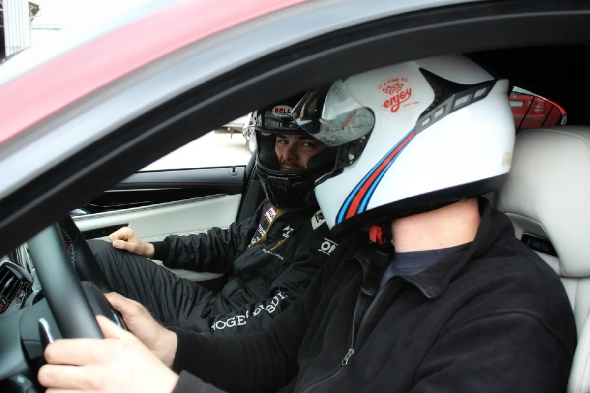 Kurz profesionální jízdy ve vlastním vozidle na Masarykově okruhu Autodromu Brno - foto 05