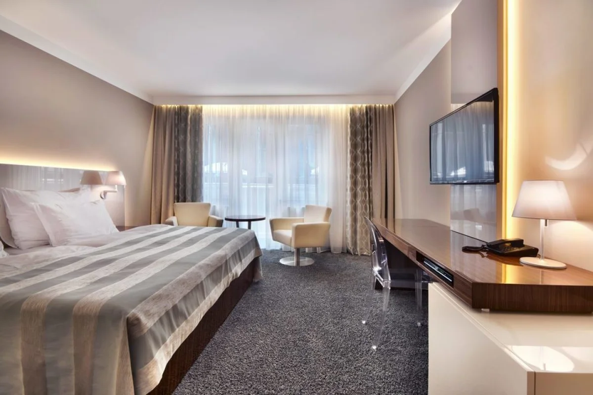 Lázeňský pobyt s polopenzí, procedurami a neomezeným wellness v luxusním Hotelu Prezident pro 2 osoby na 2 noci - foto 03