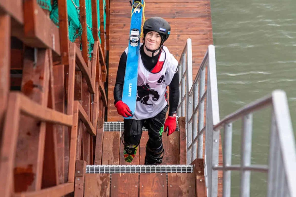 Lekce freestyle lyžování se skoky do vody - foto 05