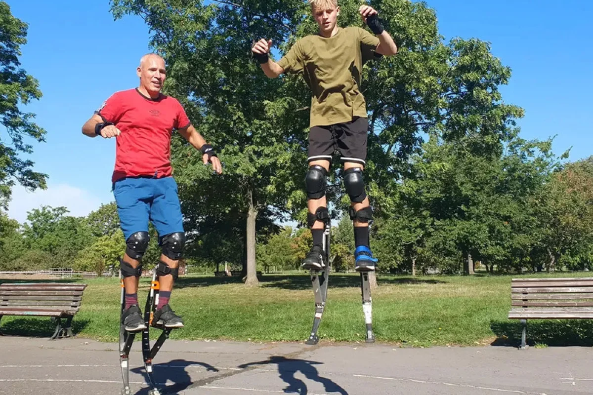Lekce skákání na skákacích botách A-jump - foto 06