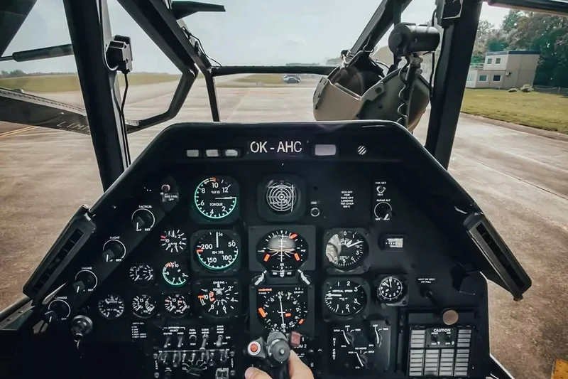 Let legendárním vrtulníkem AH-1 Cobra - foto 03