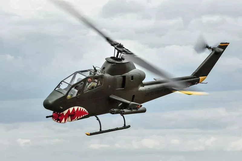 Let legendárním vrtulníkem AH-1 Cobra - foto 04