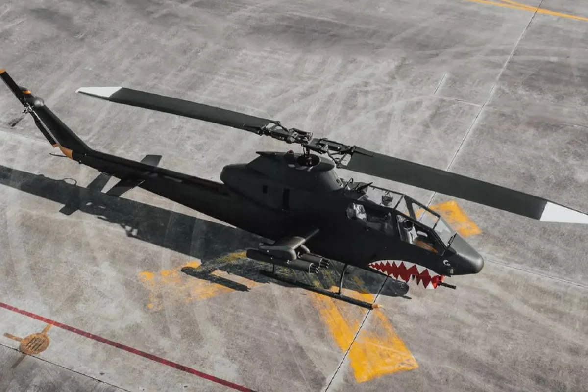Let legendárním vrtulníkem AH-1 Cobra - foto 08